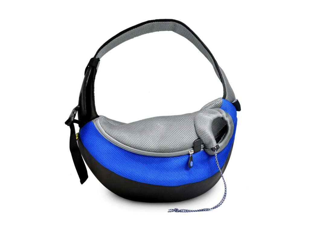 附手柄的藍黑相間的斜背包。