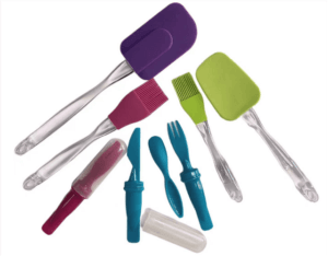 一套塑膠器皿和器皿。