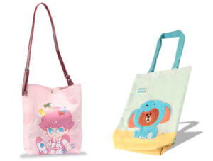 兩個帶有卡通人物的手提袋。