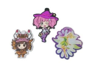 一組三塊磁鐵，上面印有動漫人物。